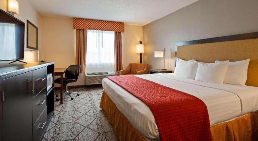 Western Nittany Hotel 2*