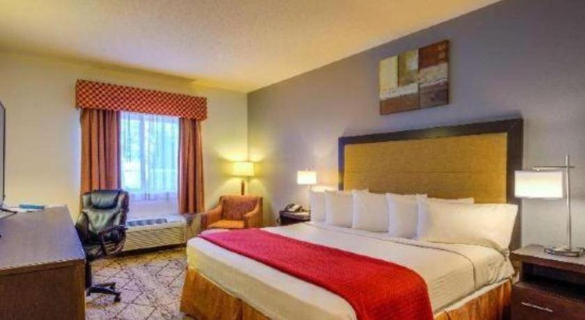 Western Nittany Hotel
